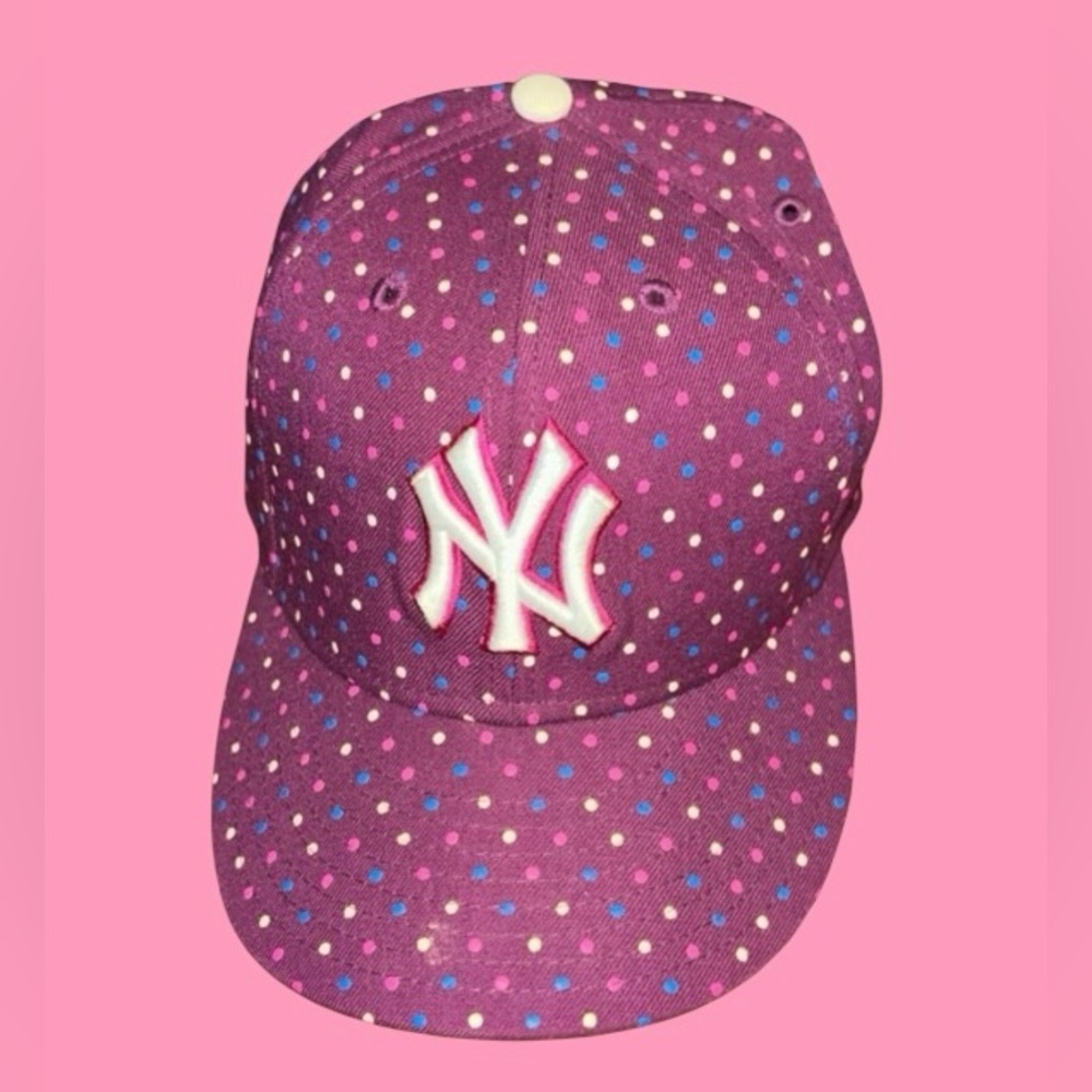 ⚾️ NY YANKEES BASEBALL HAT! ⚾️ HURRY! BASEBALL SEASON IS AROUND THE CORNER! ⚾️